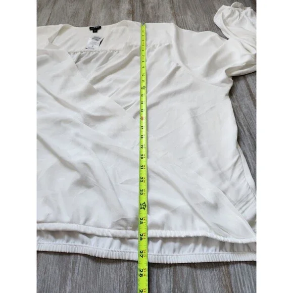 NWT Torrid White Georgette Surplice Blouse V Neck Balloon Sleeve Flowy Sz 5X - Picture 8 of 9